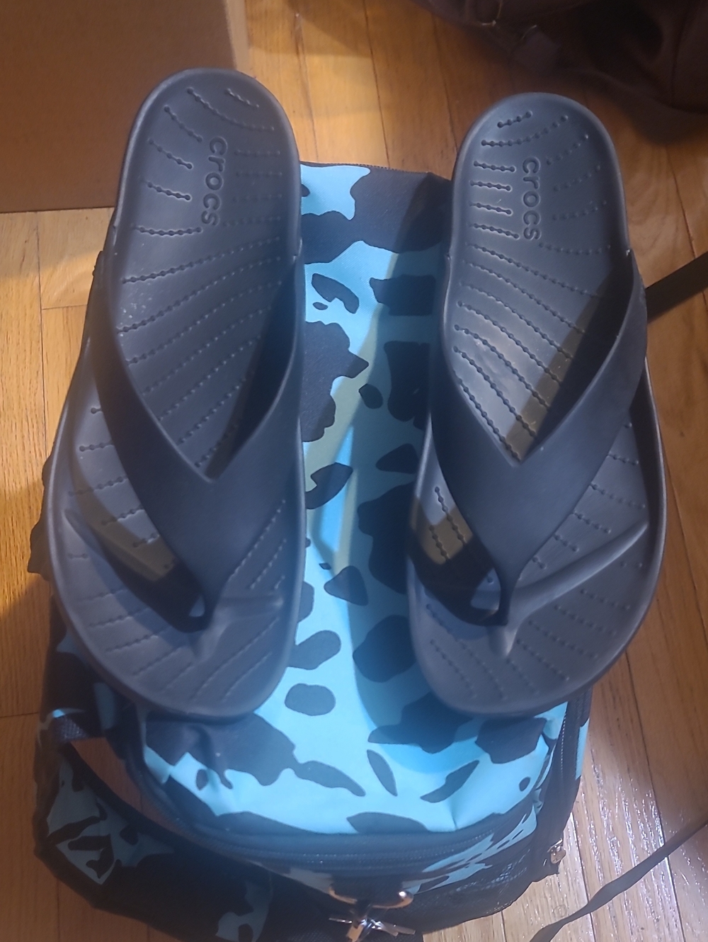 CROCS Black Thong Sandals, Womens 9